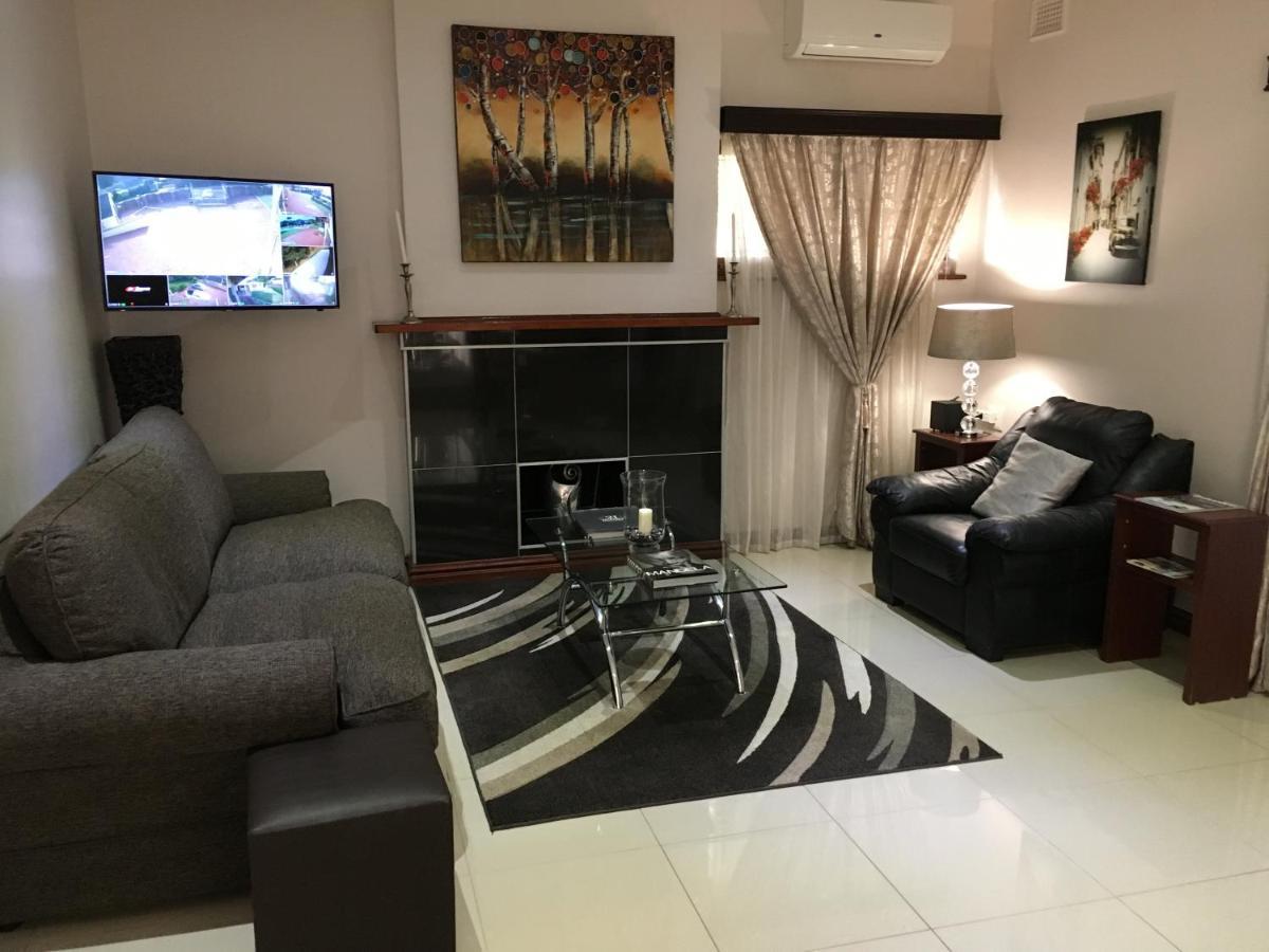 The Meritus Guest House Westville Buitenkant foto