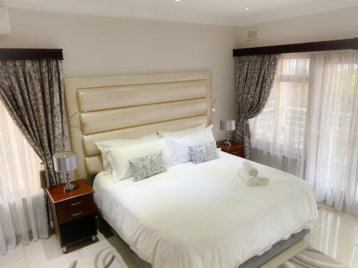 The Meritus Guest House Westville Buitenkant foto