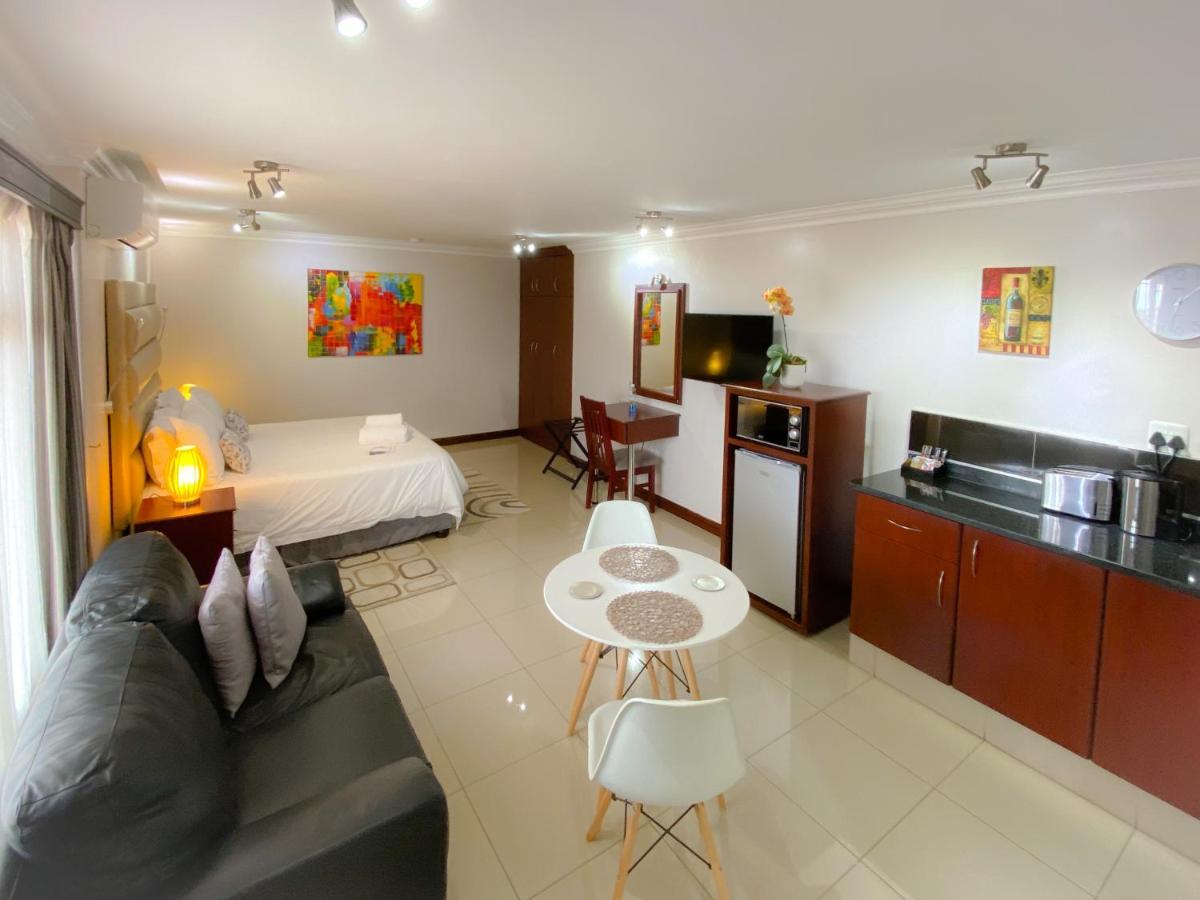 The Meritus Guest House Westville Buitenkant foto